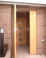 エントランス: